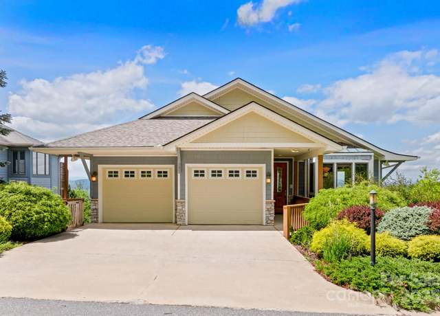 Property at 117 Distant View Dr, Asheville, NC 28803, 4 beds, 4 baths