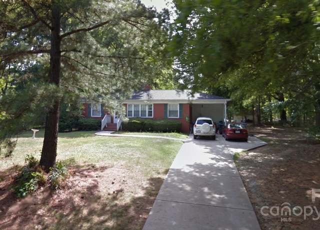 Property at 2930 Sheets Cir, Charlotte, NC 28214, 3 beds, 2 baths