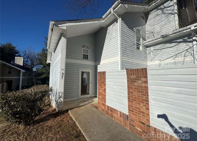 Property at 805 Salem Pointe Ln, Winston Salem, NC 27101, 2 beds, 1.5 baths