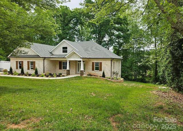 Property at 2442 Falcon Ln, Statesville, NC 28625, 3 beds, 3 baths