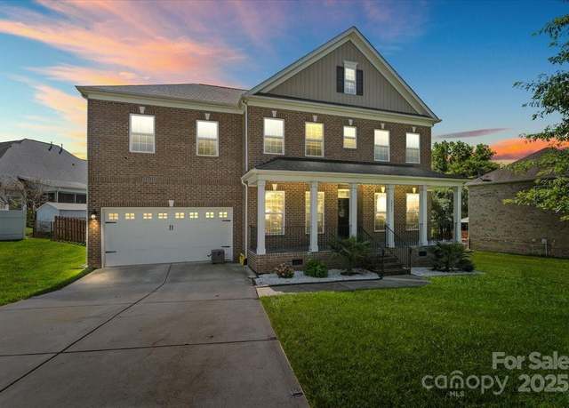 Property at 2213 Iron Works Dr, Clover, SC 29710, 5 beds, 3 baths