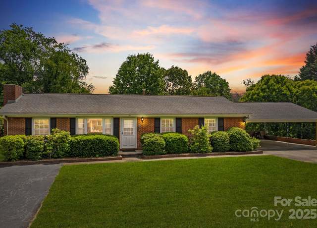 Property at 53 Grandview Rd, Asheville, NC 28806, 3 beds, 2 baths