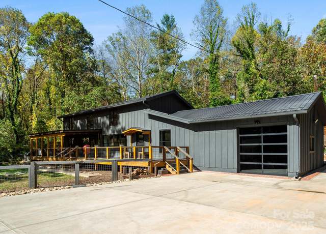 Property at 32 Campground Rd, Asheville, NC 28805, 3 beds, 3 baths