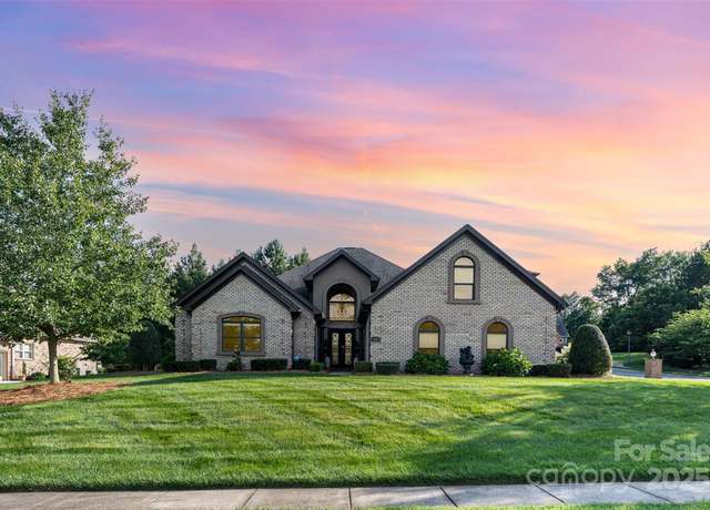 Property at 3441 Club Ridge Ct, Gastonia, NC 28056, 3 beds, 3 baths