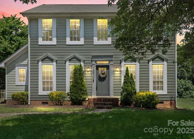 Property at 13010 Indian Hills Ln, Charlotte, NC 28278, 4 beds, 2.5 baths