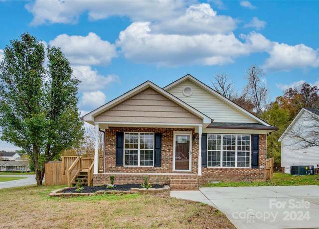Property at 1205 Danielle Downs Ct, Concord, NC 28025, 3 beds, 2 baths
