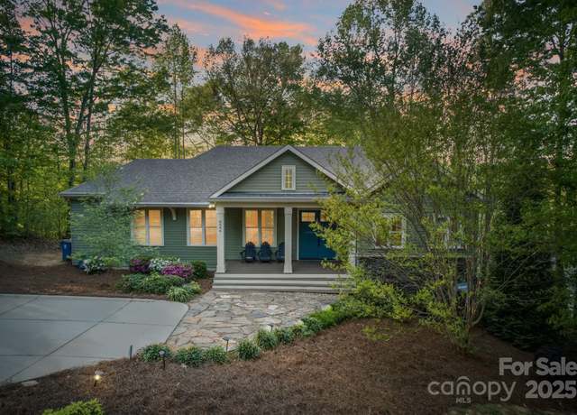 Property at 8086 Summit Ridge Dr, Catawba, NC 28609, 3 beds, 3.5 baths