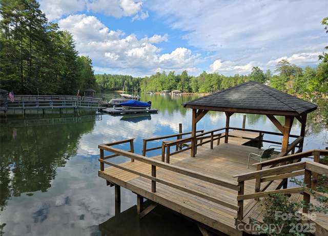 Property at 1441 Southpointe Dr #249, Morganton, NC 28655, 4 beds, 3.5 baths