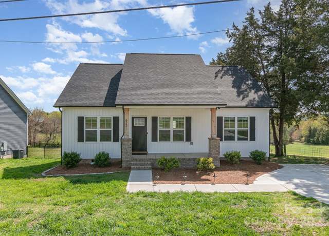 Property at 623 N Skyland Dr, Mount Pleasant, NC 28124, 3 beds, 2 baths