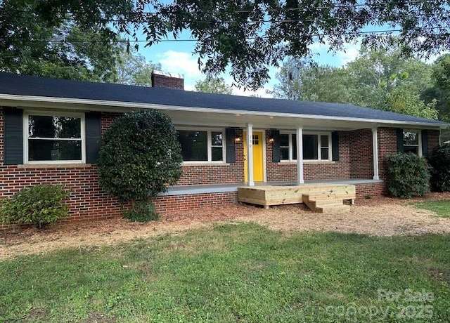 Property at 3050 Wilkesboro Hwy, Statesville, NC 28625, 4 beds, 3 baths