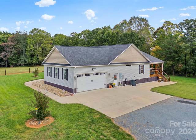 Property at 2108 Canaan Church Rd, Denton, NC 27239, 3 beds, 2.5 baths