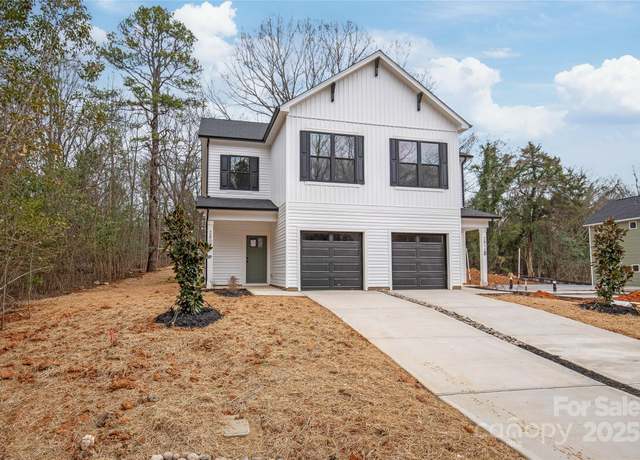 Property at 2813 New Pineola Rd, Charlotte, NC 28208, 4 beds, 2.5 baths
