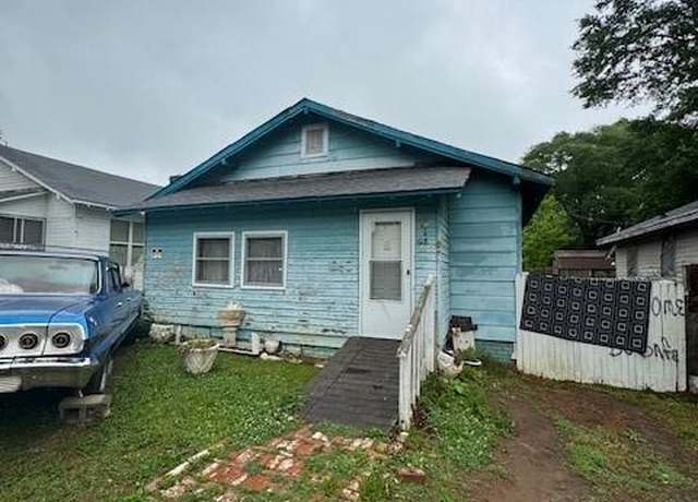 Property at 618 Douglas St, Shelby, NC 28150, 2 beds, 1.5 baths