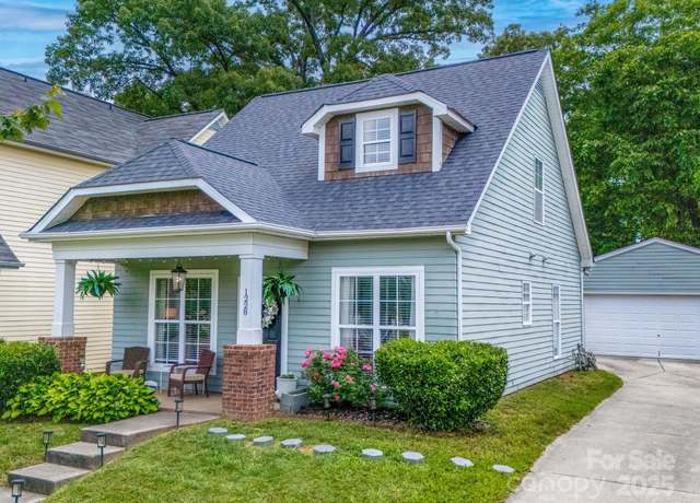 Property at 1228 Rising Oak Dr, Charlotte, NC 28206, 3 beds, 2 baths