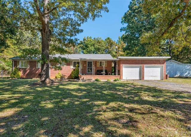 Property at 11434 Tema Cir, Charlotte, NC 28214, 3 beds, 2 baths