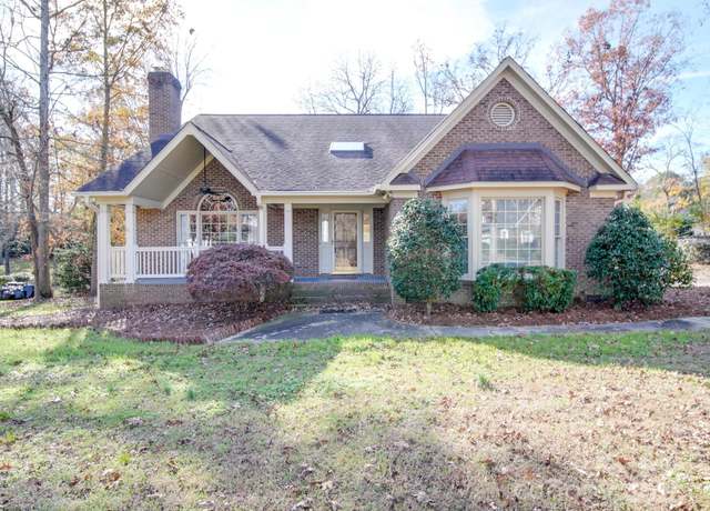 Property at 909 Woodhurst Dr, Monroe, NC 28110, 4 beds, 2.5 baths