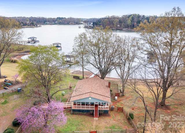 Property at 119 Hogan Ln, Mooresville, NC 28117, 3 beds, 2 baths