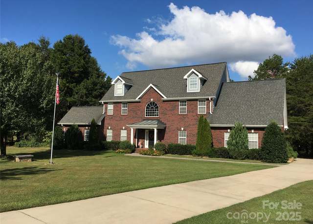 Property at 14124 Hiwassee Rd, Huntersville, NC 28078, 4 beds, 4.5 baths