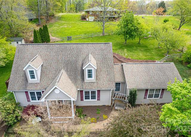 Property at 25 N Willow Brook Dr, Asheville, NC 28806, 3 beds, 2.5 baths