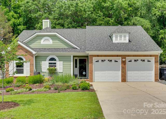 Property at 11615 Chadburn Ln, Charlotte, NC 28215, 3 beds, 2 baths