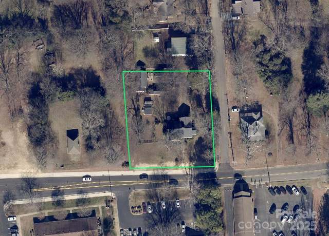 Property at 305 Huntersville Concord Rd, Huntersville, NC 28078, 4 beds, 1 bath