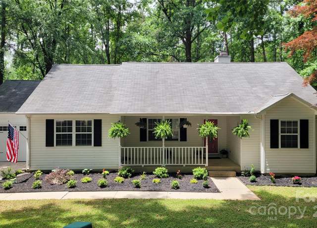 Property at 109 Pepper Cir, Mooresville, NC 28117, 3 beds, 2 baths