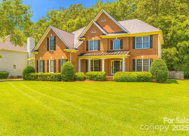 Property at 1102 High Brook Dr, Waxhaw, NC 28173, 5 beds, 3 baths
