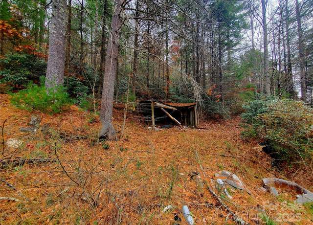 Property at 2701 Gouges Creek Rd, Spruce Pine, NC 28777, 2 beds, 1 bath