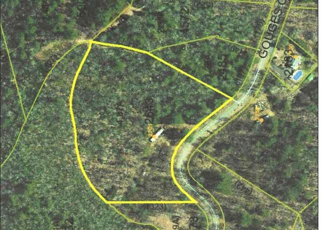 Property at 2701 Gouges Creek Rd, Spruce Pine, NC 28777, 2 beds, 1 bath