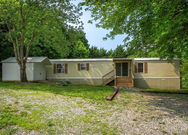 Property at 843 Deep Gap Loop Rd, Flat Rock, NC 28731, 2 beds, 2 baths