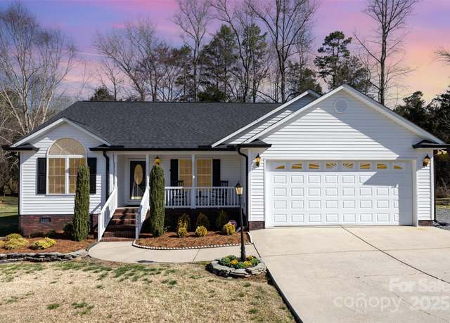 Property at 3706 Blue Bird Pl, Concord, NC 28025, 3 beds, 2 baths