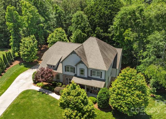 Property at 3009 Botetourt Ct, Matthews, NC 28104, 5 beds, 4.5 baths
