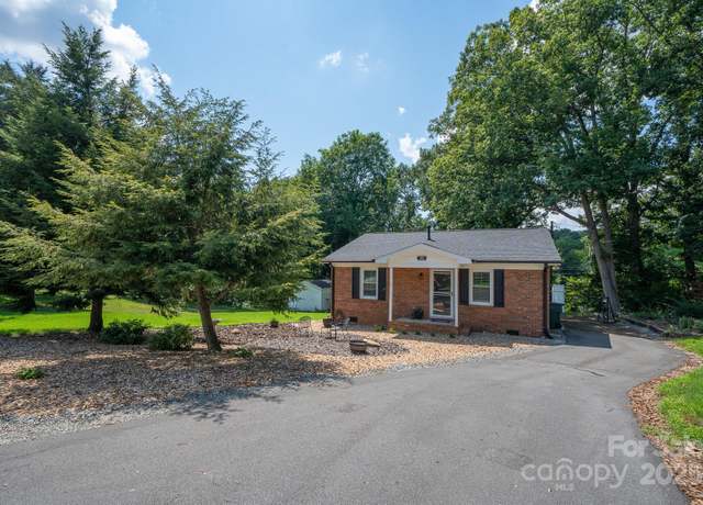 Property at 308 Graham Dr, Dallas, NC 28034, 2 beds, 1 bath