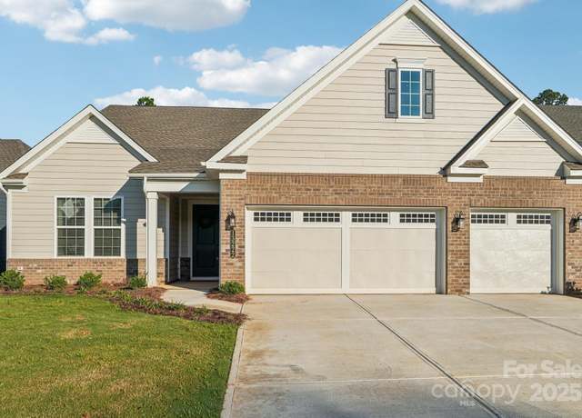 Property at 13222 Cozy Ct, Charlotte, NC 28215, 3 beds, 4 baths