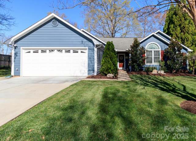 Property at 2318 Whispering Spring Dr, Matthews, NC 28105, 3 beds, 2 baths