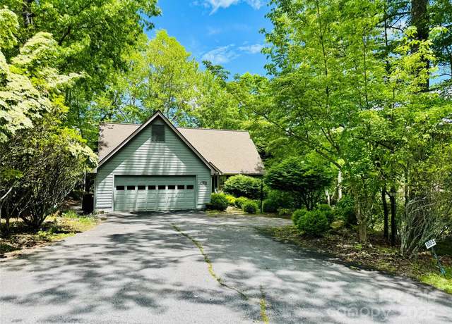 Property at 1005 Utsonati Ln, Brevard, NC 28712, 4 beds, 3.5 baths