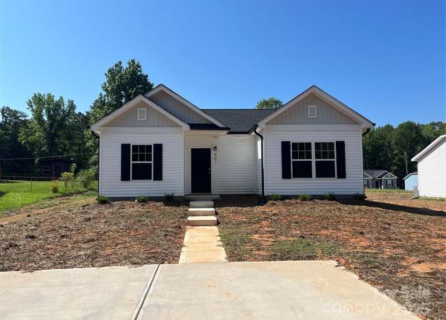 Property at 601 Queens Rd, Gastonia, NC 28052, 3 beds, 2 baths