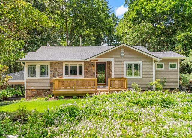 Property at 115 Aurora Dr, Asheville, NC 28805, 3 beds, 3 baths