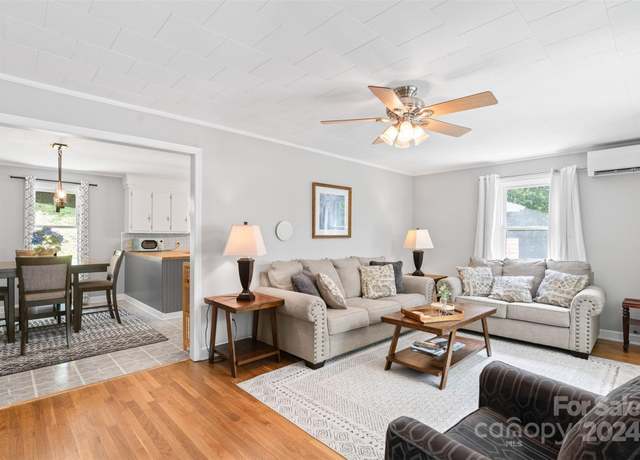Property at 255 Chestnut Hill Rd, Burnsville, NC 28714, 2 beds, 1 bath