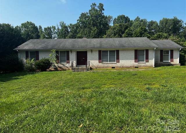Property at 629 Belmorrow Dr, Charlotte, NC 28214, 3 beds, 2 baths