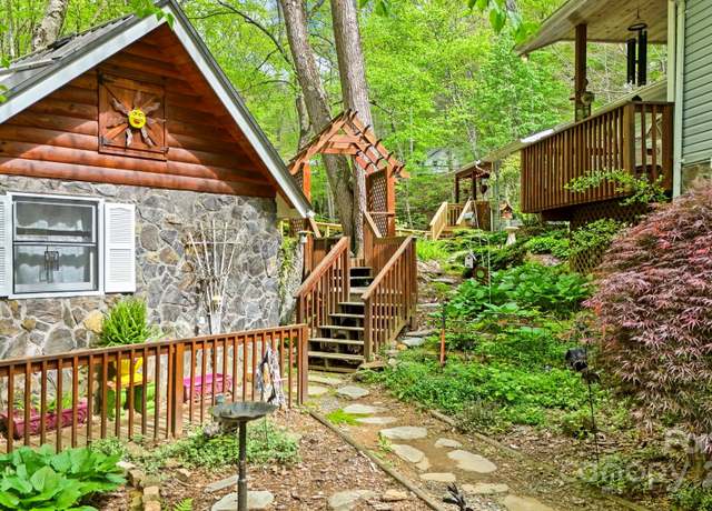 Property at 751 Millers Pond Ln, Boone, NC 28607, 2 beds, 2.5 baths