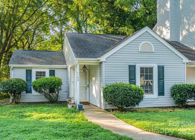 Property at 1542 Hunt Club Ct, Rock Hill, SC 29732, 2 beds, 1 bath
