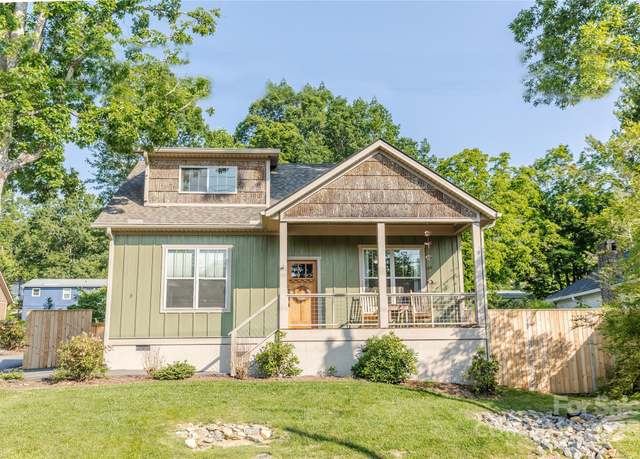 Property at 3 Staffordshire Dr, Black Mountain, NC 28711, 3 beds, 2.5 baths