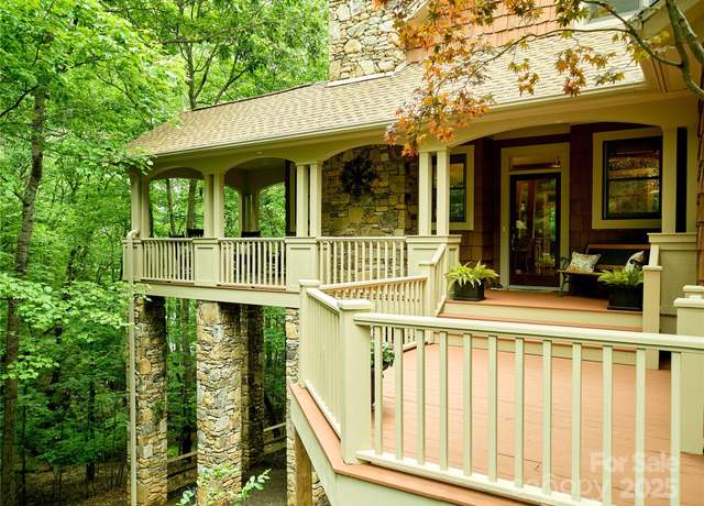 Property at 201 W Chimney Xing, Hendersonville, NC 28739, 3 beds, 2.5 baths