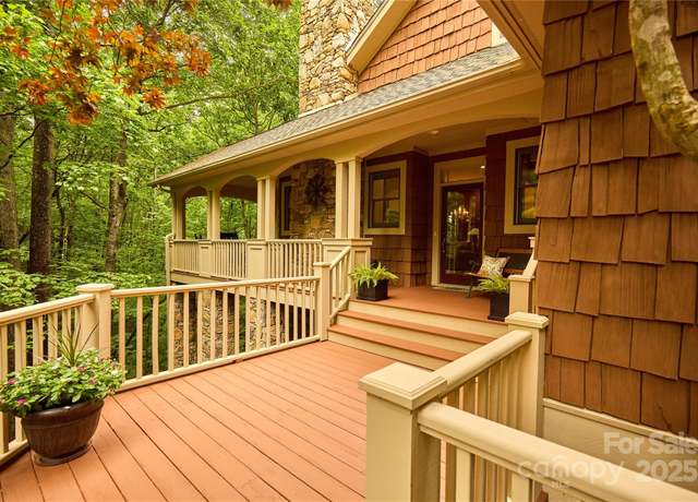 Property at 201 W Chimney Xing, Hendersonville, NC 28739, 3 beds, 2.5 baths