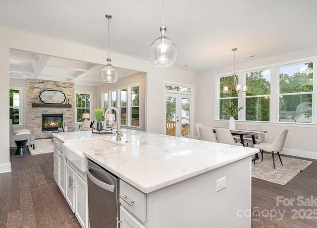 Property at 562 Shepherd Ln, Clover, SC 29710, 4 beds, 3.5 baths