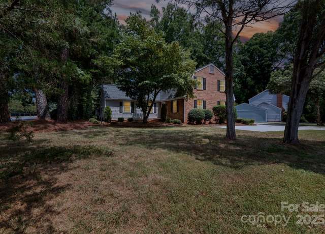 Property at 4601 Crooked Oak Ln, Charlotte, NC 28226, 4 beds, 2.5 baths