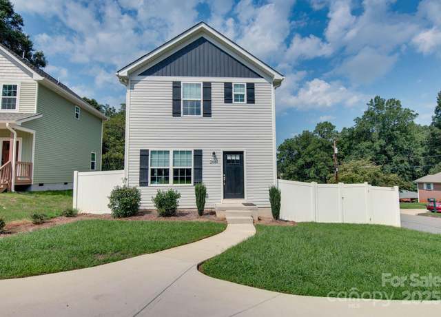Property at 2661 N Ashe Ave, Newton, NC 28658, 3 beds, 2.5 baths