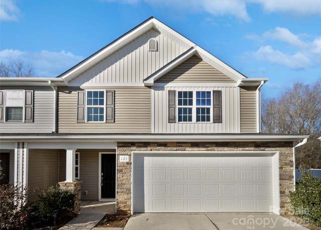 Property at 121 Woodbridge Cir, Mount Holly, NC 28120, 3 beds, 2.5 baths