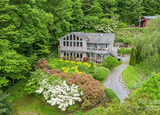 Property at 283 Grapevine Cv, Waynesville, NC 28785, 3 beds, 3 baths